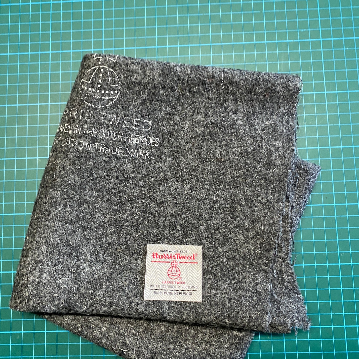 Mid Charcoal Grey Harris Tweed - Offcut 562 / 83x55cm