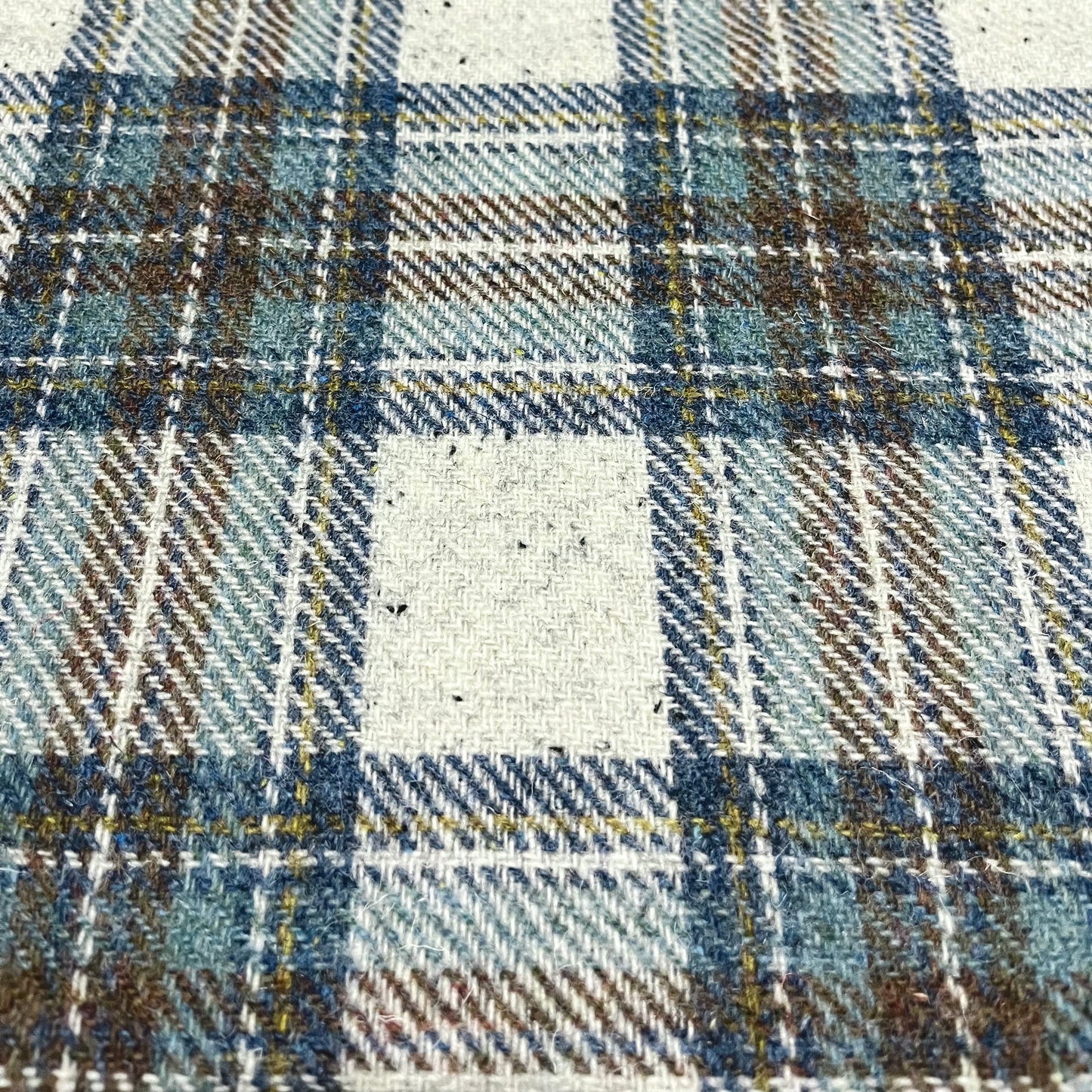 White With Flecks & Blue Tartan Harris Tweed - BY THE METRE / HALF