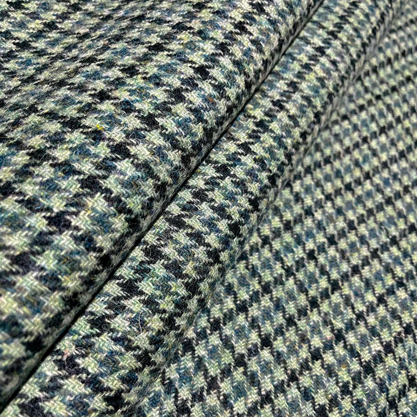 Green Tones Houndstooth Harris Tweed
