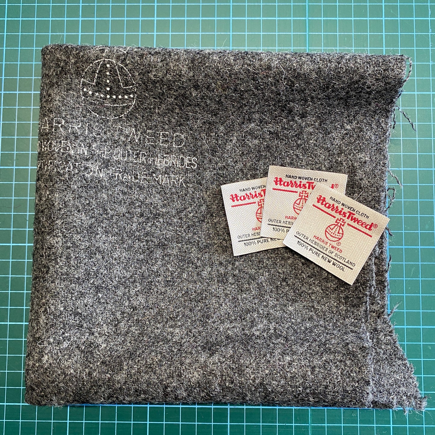 Mid Charcoal Grey Harris Tweed - Offcut 373 / 83x55cm