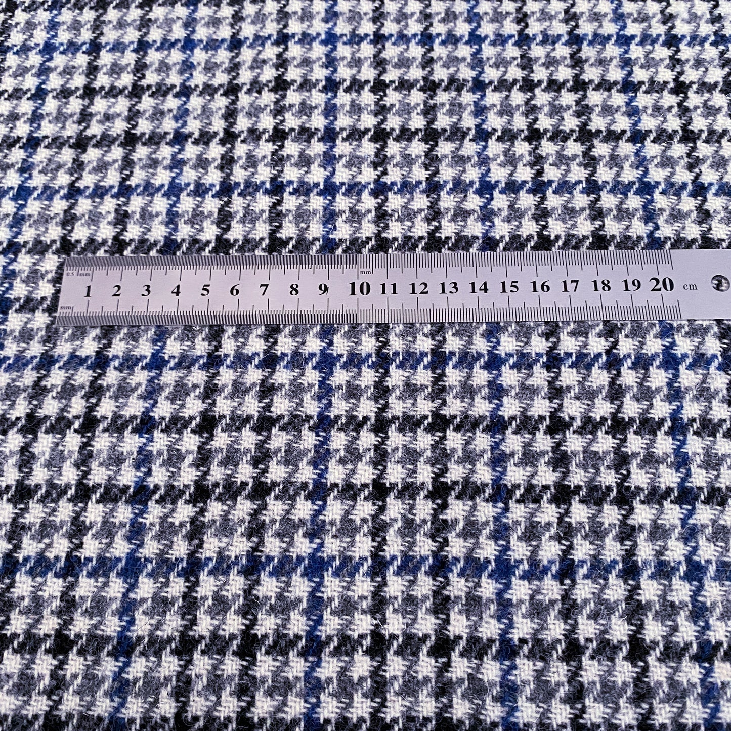 Grey, Blue & White Houndstooth Harris Tweed